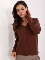 Brauner kurzer Pullover mit Knöpfen.