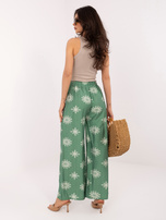 Zielone letnie spodnie we wzory