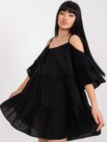 Czarna sukienka z falbaną i wiązanym dekoltem Veronique OCH BELLA 