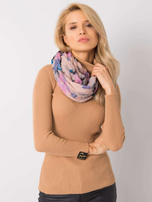 Brudnoróżowa chusta w kwiaty