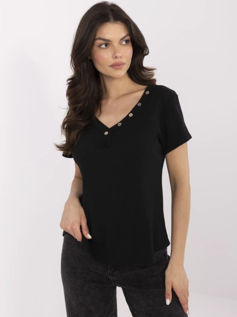 Czarna prążkowana bluzka z ozdobnymi guzikami