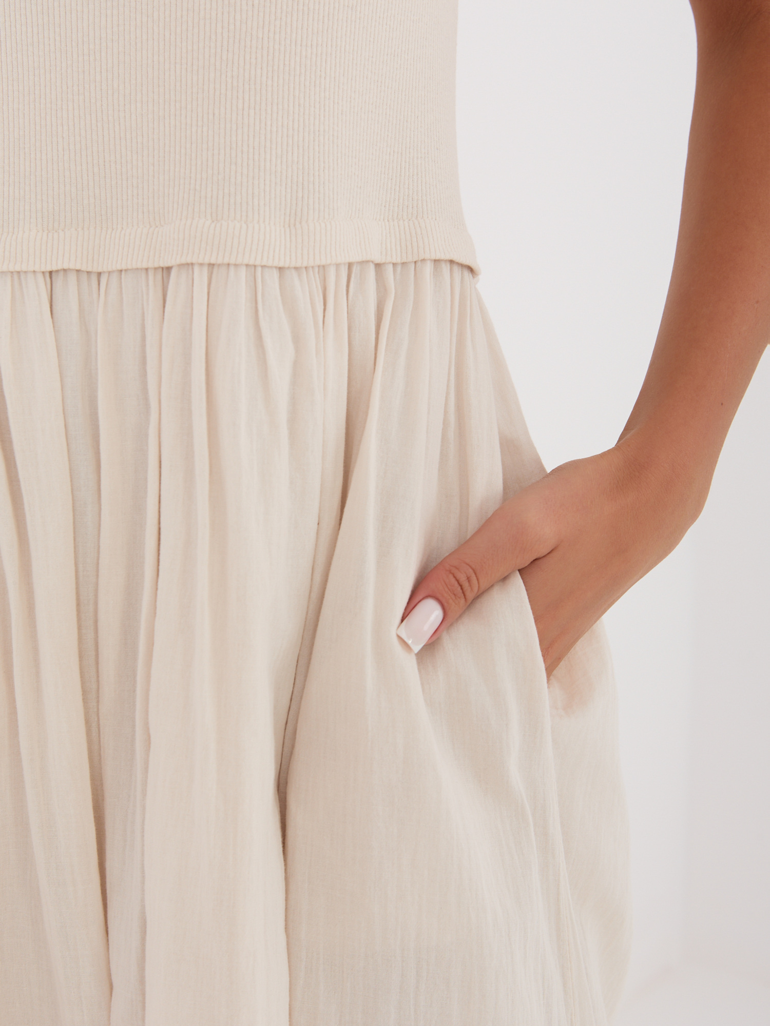 Beżowa midi sukienka z podszewką