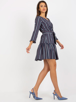 Hurt Granatowa rozkloszowana sukienka koktajlowa w paski