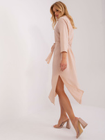 Hurt Beżowa prosta sukienka na co dzień z paskiem