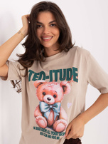 Beżowy damski t-shirt z napisami FRESH MADE 