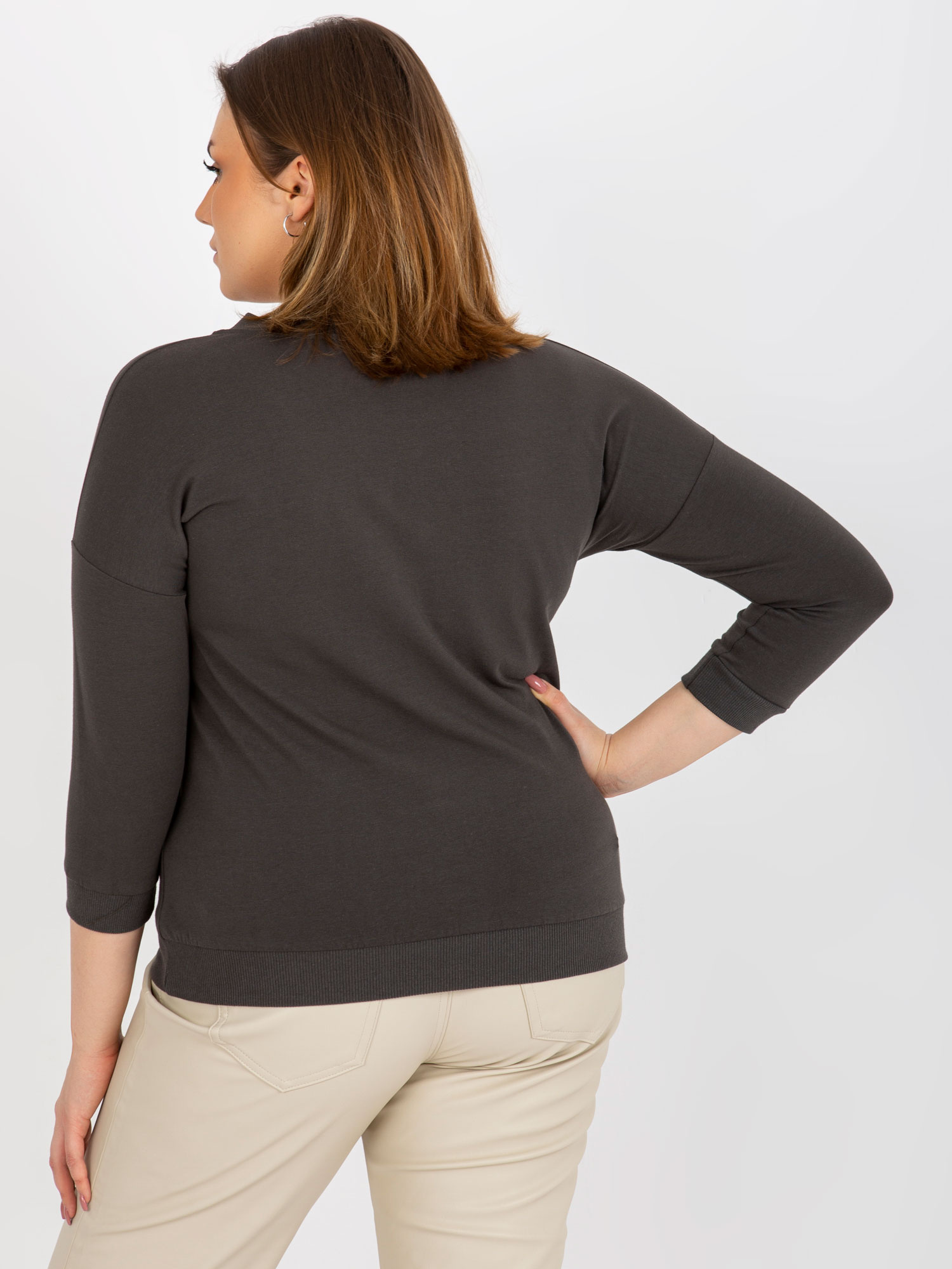 Khaki gładka bluzka plus size z dekoltem V