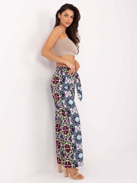 Czarne letnie spodnie z nadrukiem