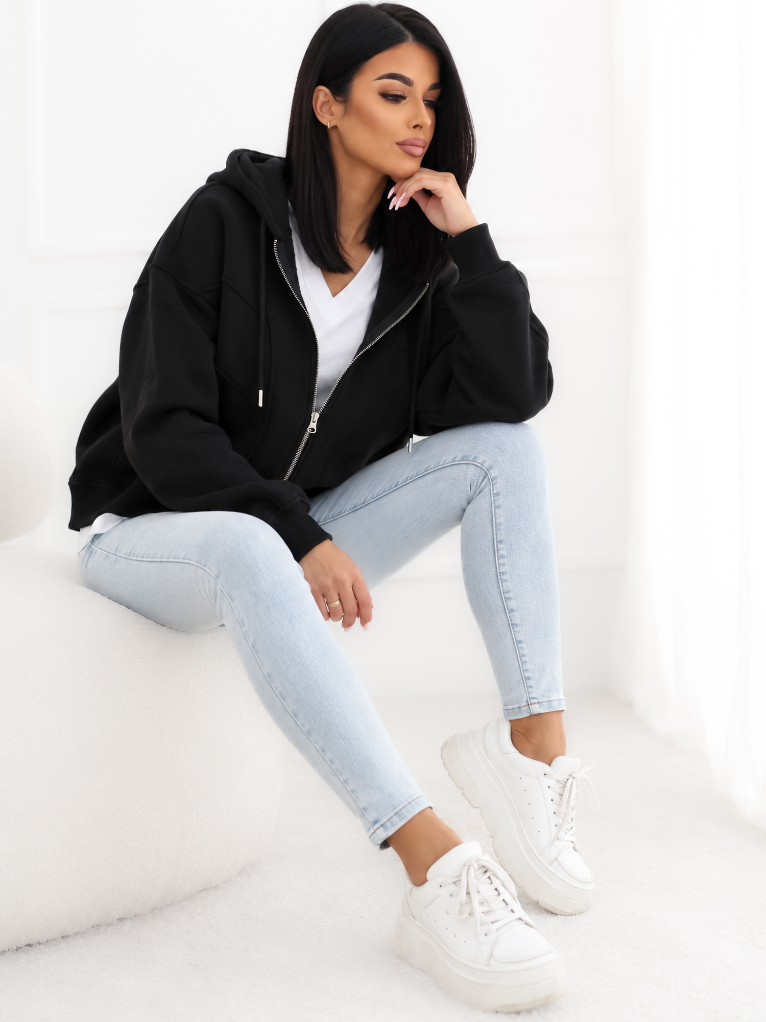 Czarna damska bluza basic z kapturem 