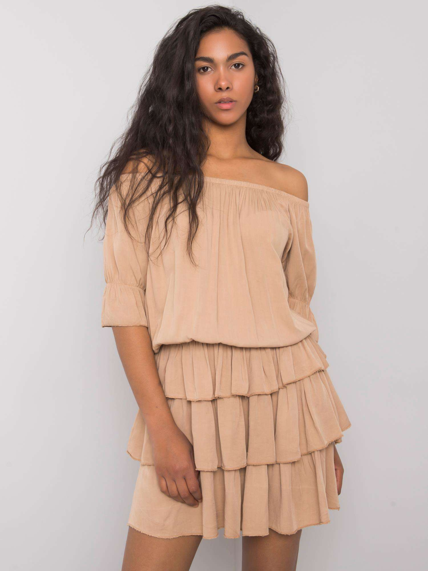Rote Plus-Size-Bluse mit Applikation Billi.