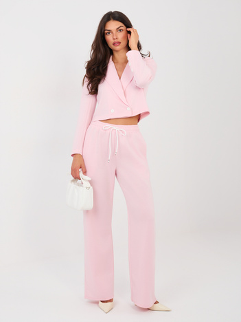Jasnoróżowy komplet z dwurzędową marynarką RUE PARIS