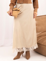 Helle beige Midi-Rock im Slip-Skirt-Stil.