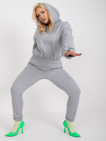 Šedý melírovaný dresový komplet plus size s kapsami.