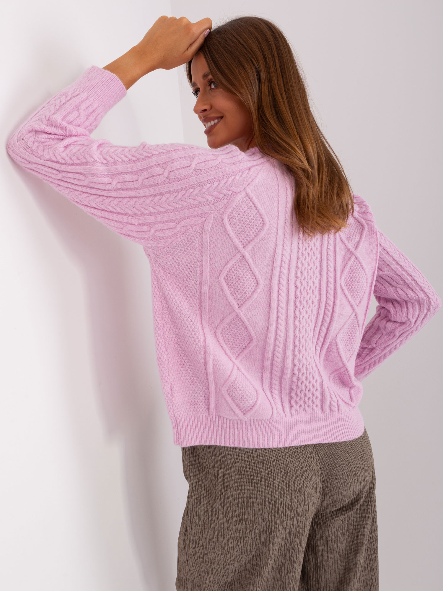 Liliowy damski sweter rozpinany z guzikami