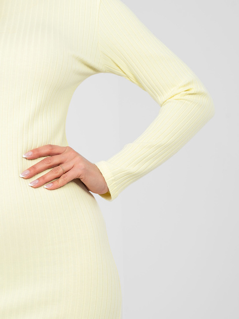Pastelowa żółta dopasowana sukienka basic RUE PARIS