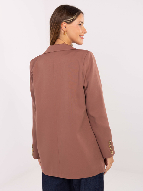 Jasnobrązowa marynarka z poduszkami na ramionach