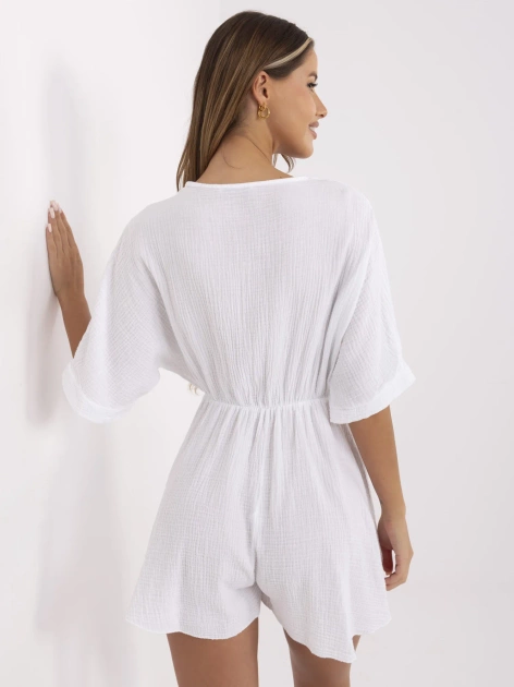 Biały muślinowy kombinezon z krótkim rękawem