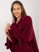 Bordeaux elegante Bluse mit Nieten.