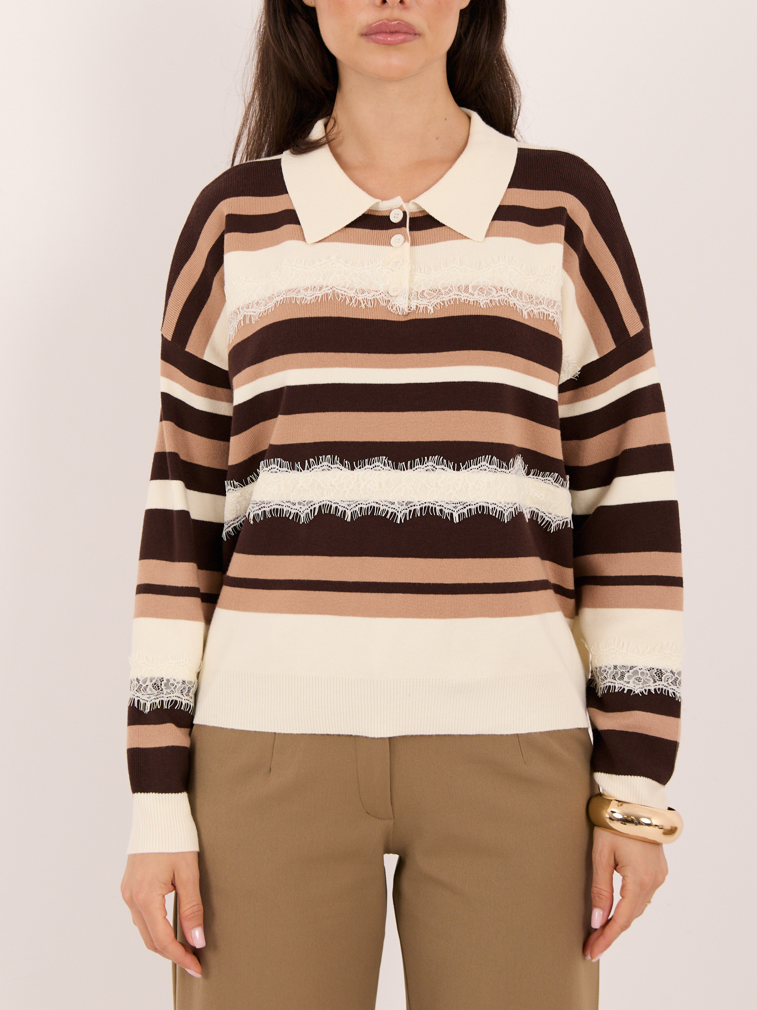 Ecru-brązowy damski sweter polo z koronką