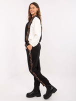 Ecru-czarny casualowy komplet z bluzą bez kaptura