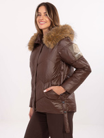 Brązowa pikowana kurtka z kapturem