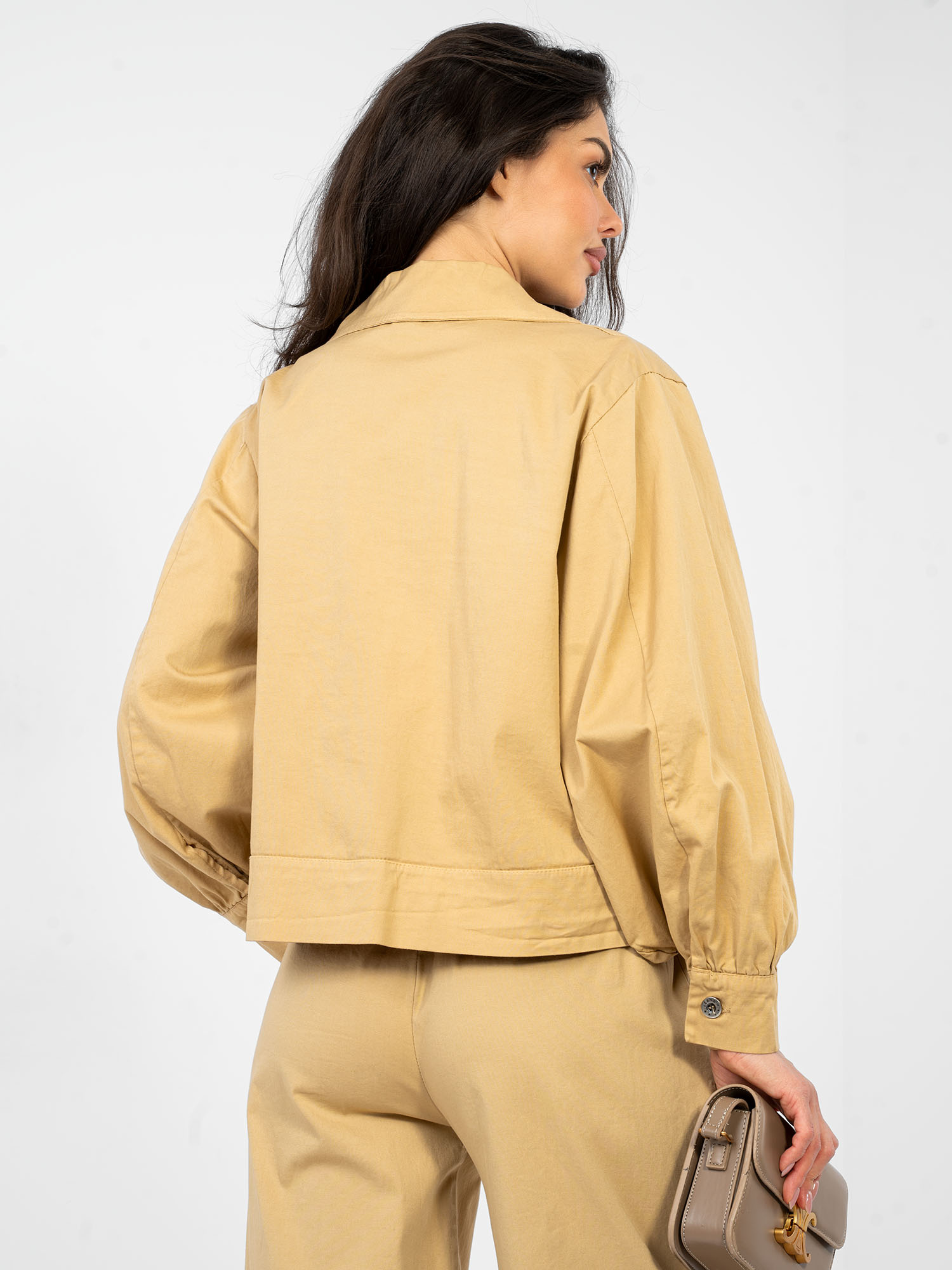 Kamelová oversized košile z kompletu RUE PARIS.