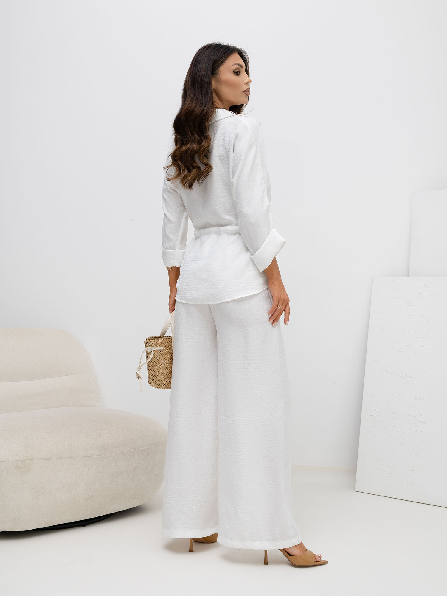 Ecru letni komplet z rozpinaną koszulą 