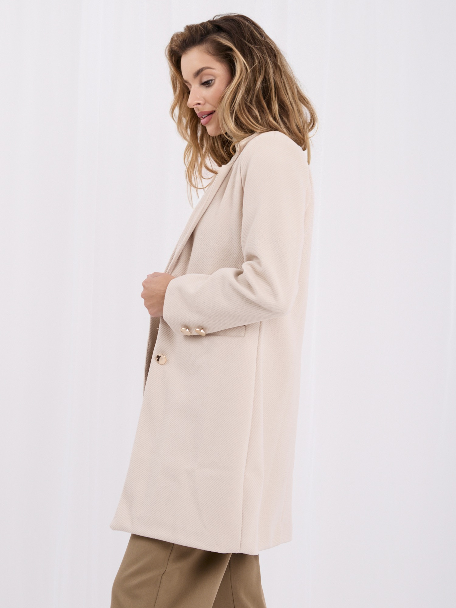 Light beige women's coat with golden details OCH BELLA.