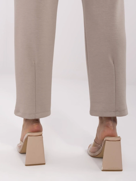 Ciemnobeżowe dresowe spodnie basic z wiązaniem