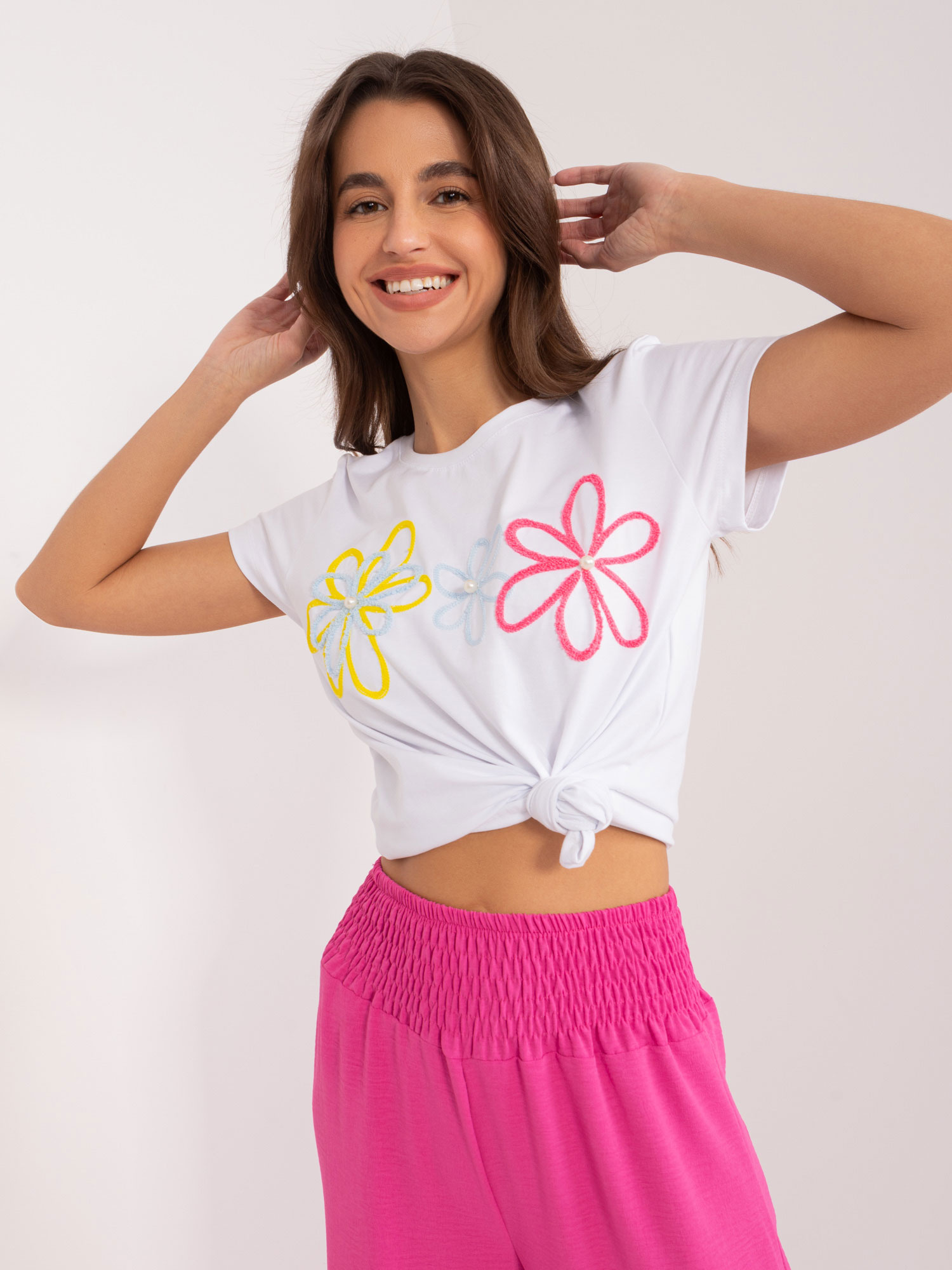 Hurt White T-shirt with application and pearls BASIC FEEL GOOD