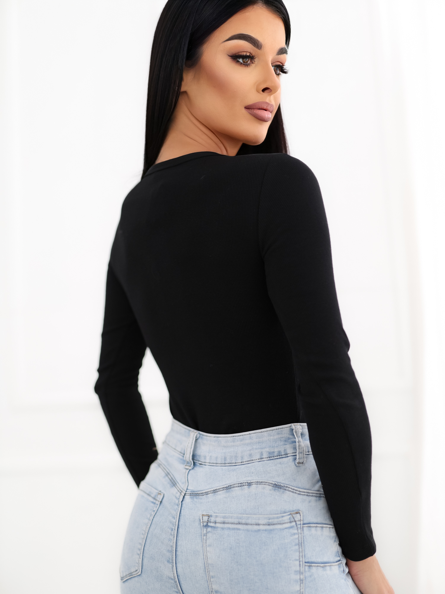 Czarne prążkowane body z bawełny