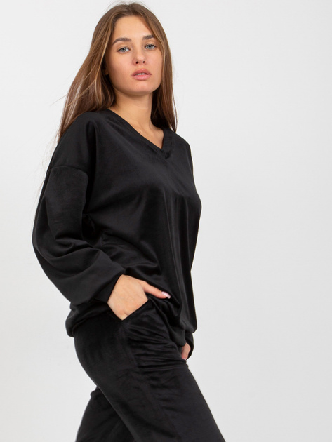 Hurt Czarna gładka bluzka welurowa z dekoltem V RUE PARIS