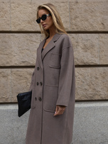 Fango Damen Oversize-Mantel mit aufgenähten Taschen.