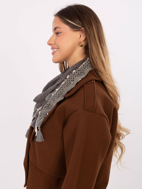 Ciemnoszara trójkątna chusta z perełkami