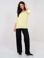 Pastelowa żółta bluzka basic z dekoltem V  RUE PARIS 