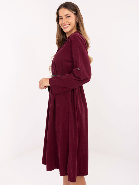 Burgundowa rozkloszowana sukienka ze sztruksu