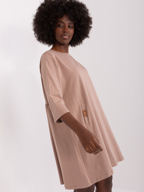 Hurt Ciemnobeżowa luźna sukienka z rękawem 3/4 Dalenne