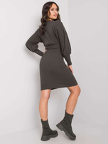 Ciemna khaki sukienka prążkowana Leticia RUE PARIS