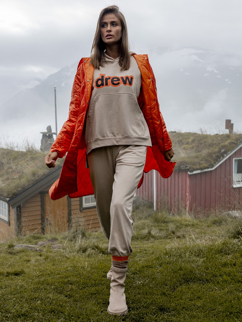 Beżowy dwuczęściowy komplet dresowy z nadrukiem