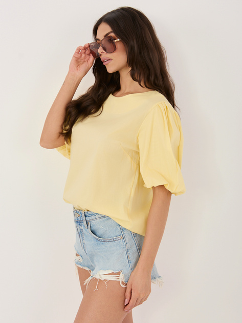 Jasnożółta bluzka oversize z krótkim rękawem