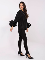 Czarna długa koszula z rozkloszowanymi rękawami