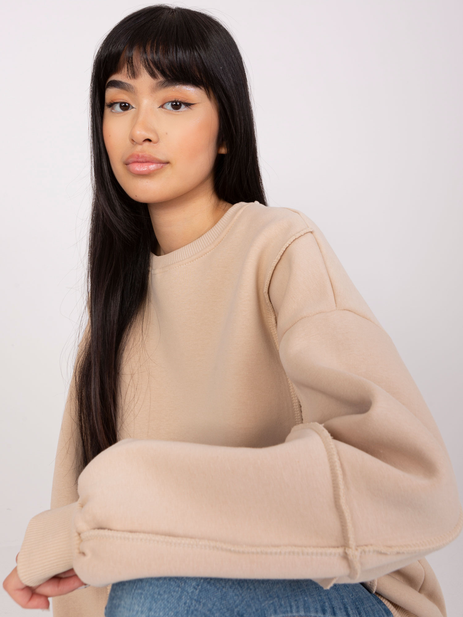 Beżowa bluza oversize bez kaptura