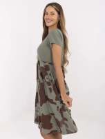 Khaki letnia sukienka w krowie wzory