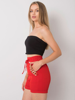 Czerwone szorty z łańcuszkami Flannery