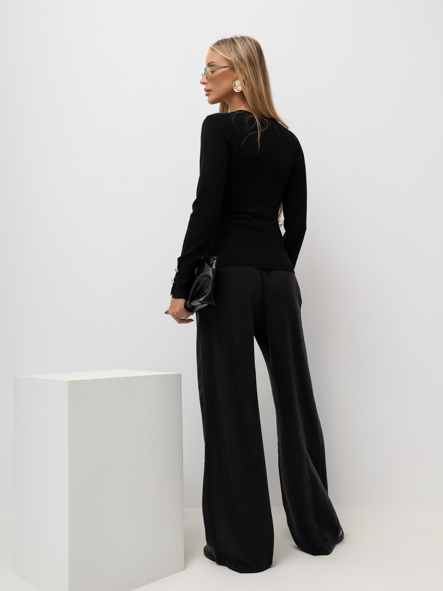 Sweter czarny