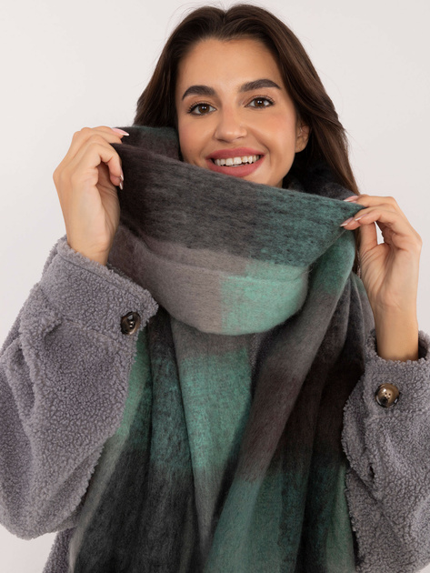 Hurtownia Czarno-szary zimowy szal z frędzlami