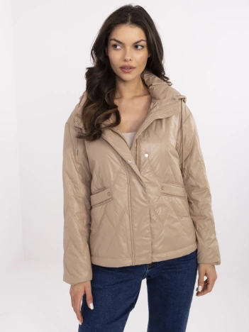 Camelowa pikowana kurtka damska z kieszeniami