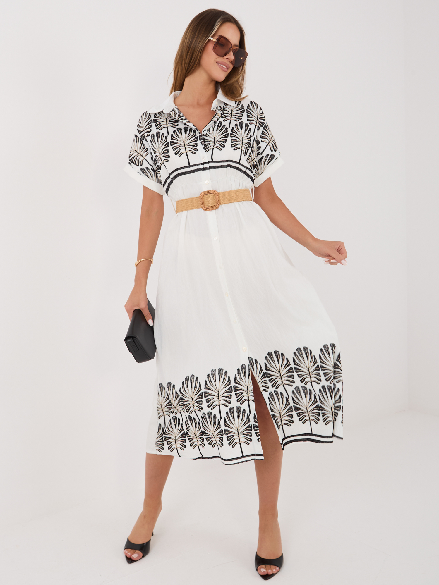 Czarna rozpinana sukienka z haftem 