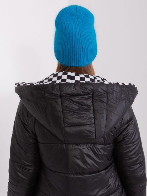 Hurtownia Jasnoniebieska czapka damska z aplikacjami