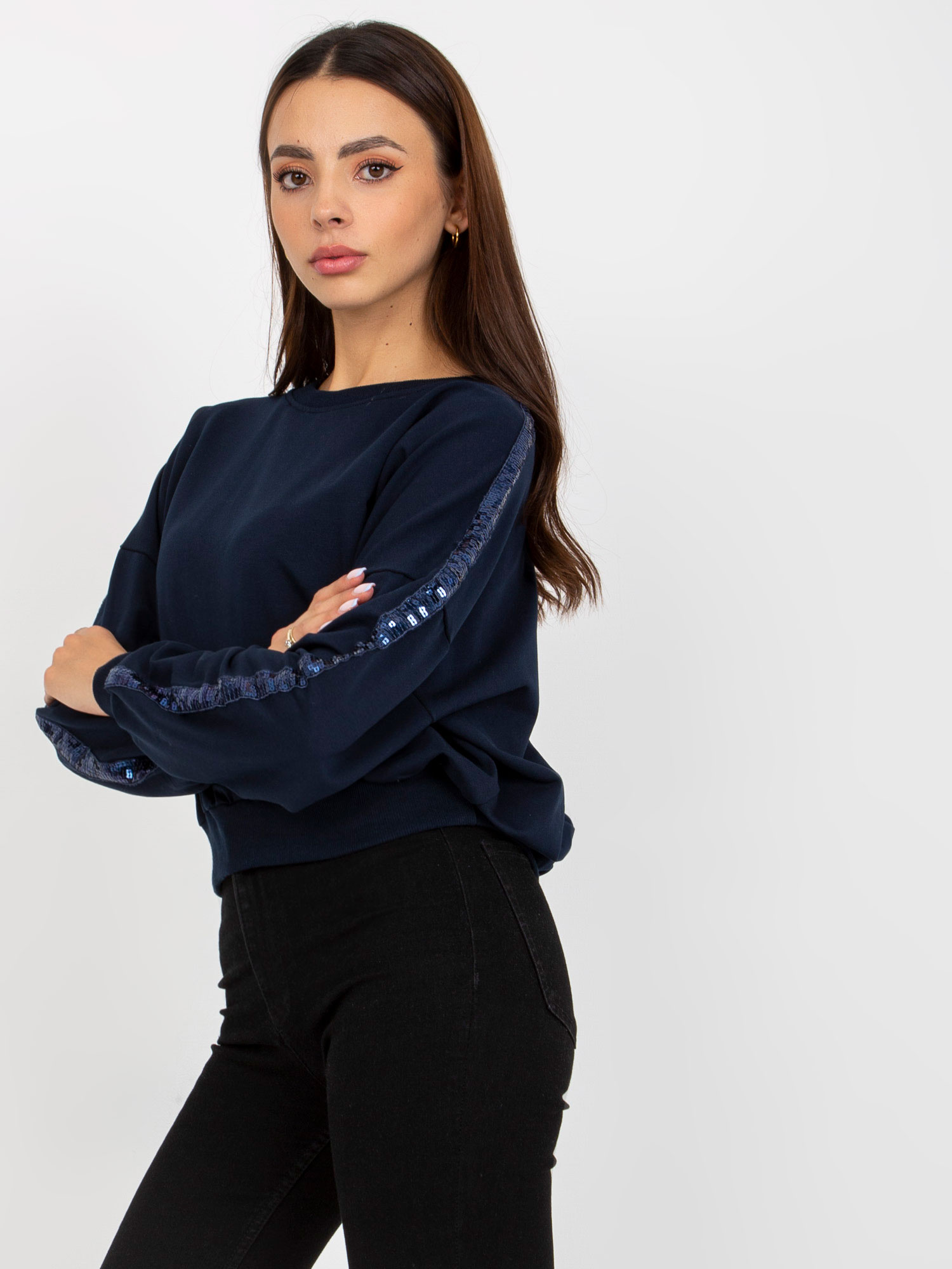 Hurt Granatowa krótka bluza bez kaptura z aplikacją RUE PARIS 