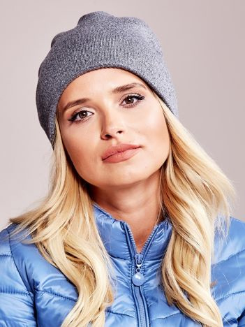 Ciemnoszara czapka z błyszczącą nitką